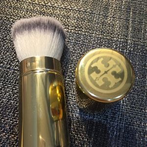 Tory Burch Retractable Face Powder Brush